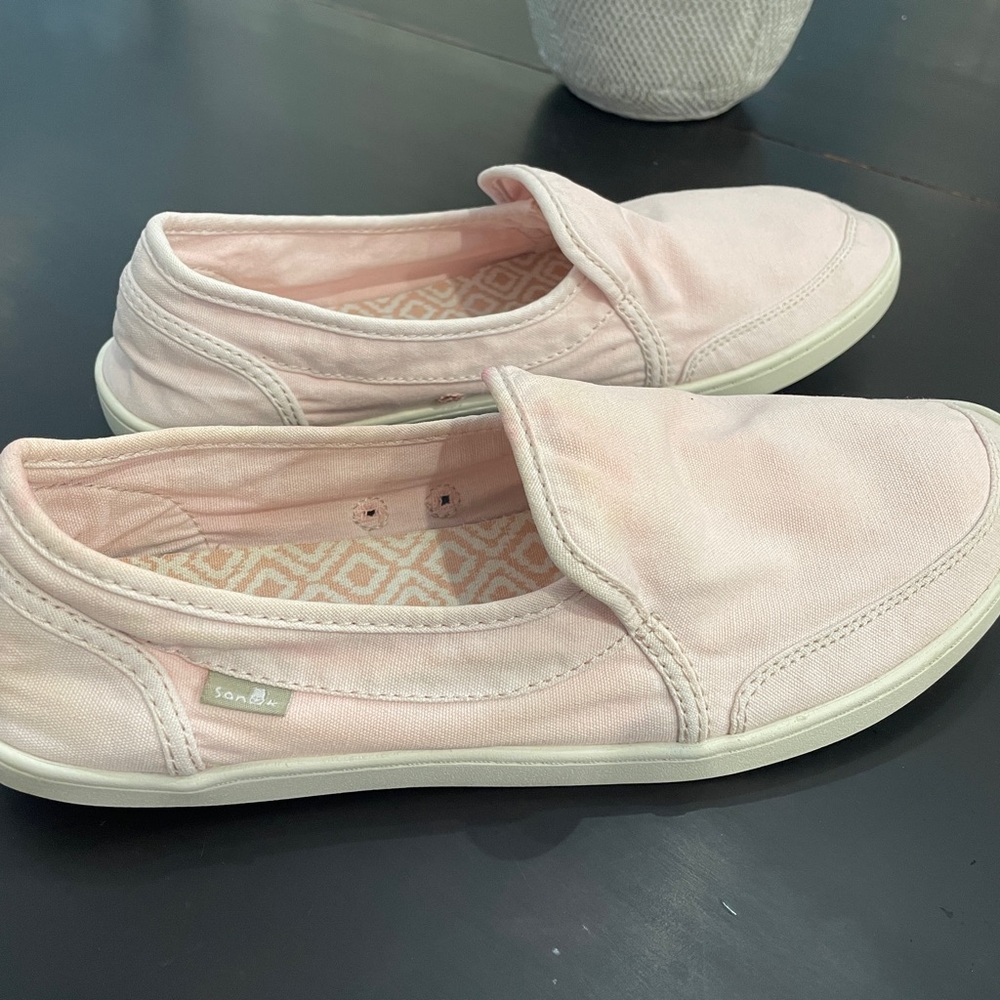 Sanuk pink slip on oxfords. Size 9.5 - Picture 6 of 6